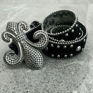 Fleur De Lis Kathy van Zeeland belt